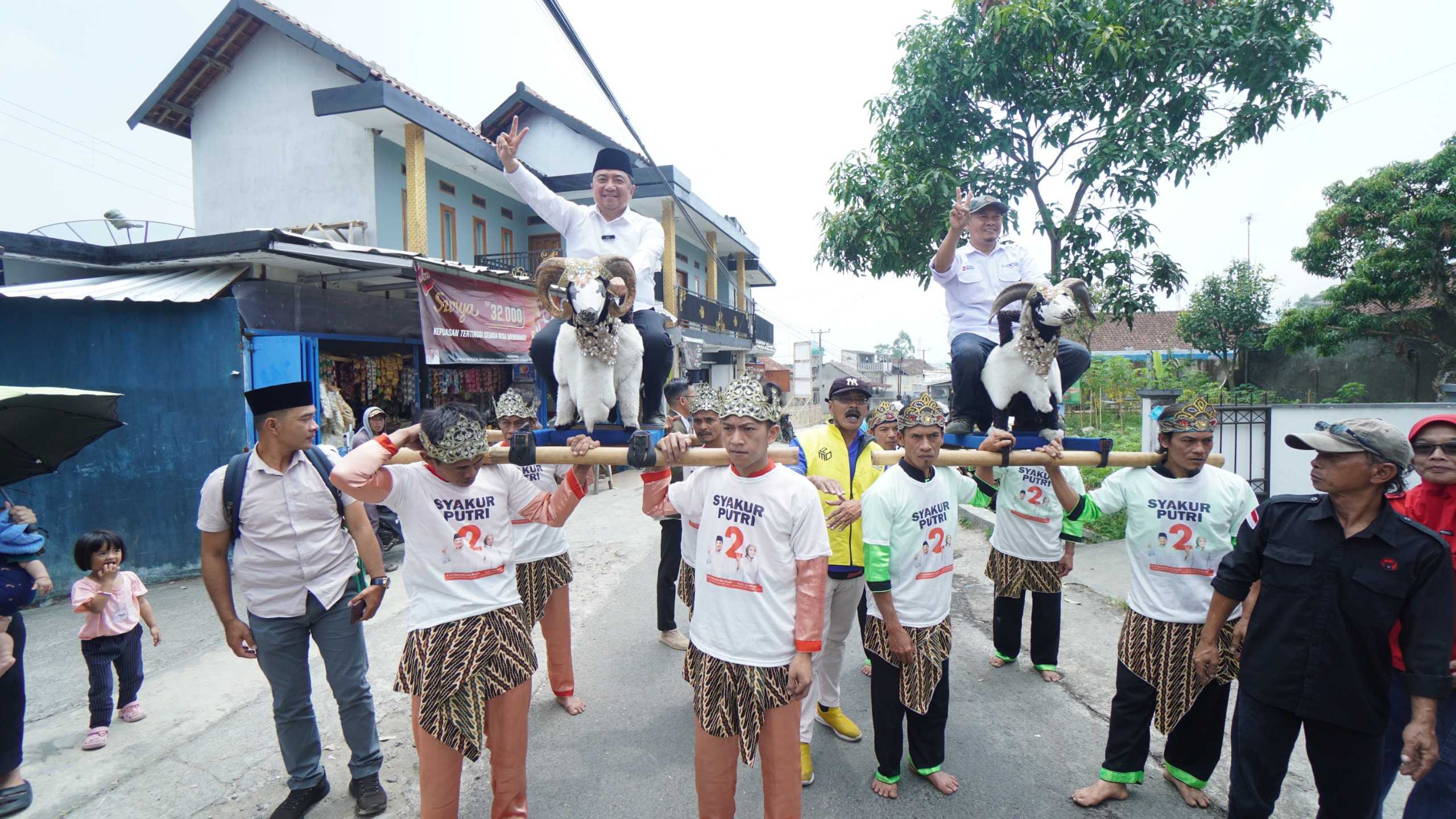 Dipapag Dodombaan dan Ngubek Balong Bareng Warga, Syakur Amin Semakin Dekat dengan Masyarakat